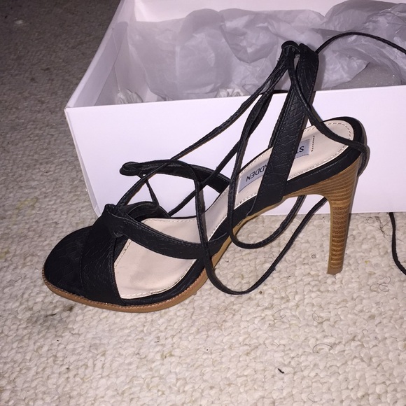 Steve Madden Snake print lace up heels - Picture 2 of 2